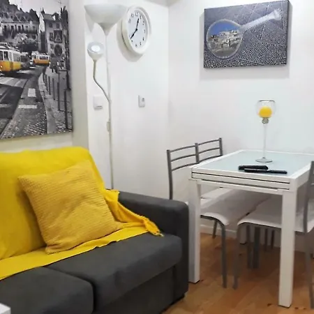 Lisbon, Alfama Fado Studio Apartment